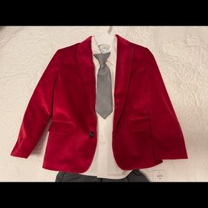 Boys size 4T Red/grey suit